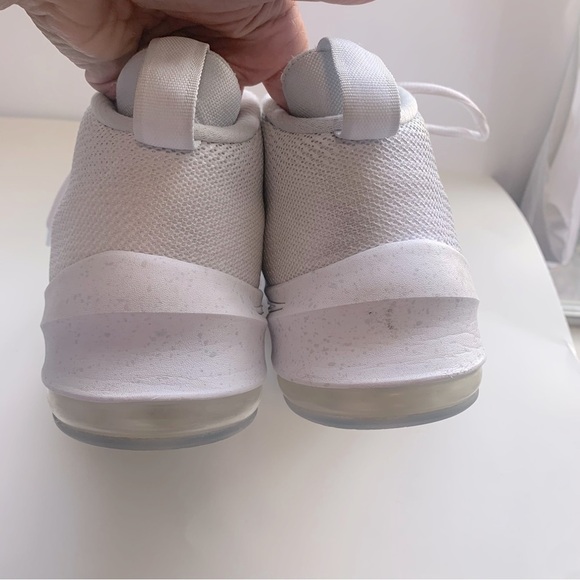 Nike Air Max Infuriate Men’s White Basketball Sneakers main image 12